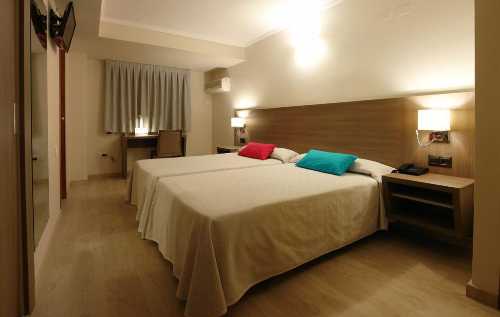 Hotel Avenida Plaza Альсира Номер фото